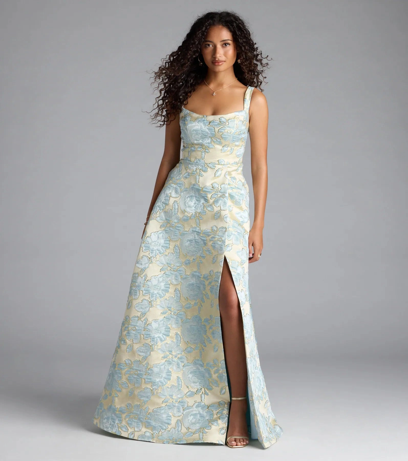 Lulabelle: Abito formale A-line con spacco e lacci, eleganza senza tempo, stile irresistibile.